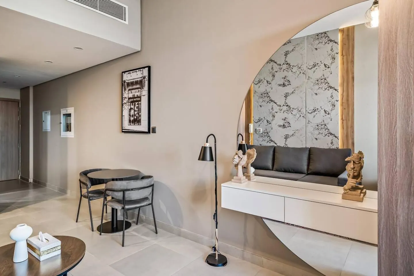 Family Friendly - Center Location Apartment Dubai