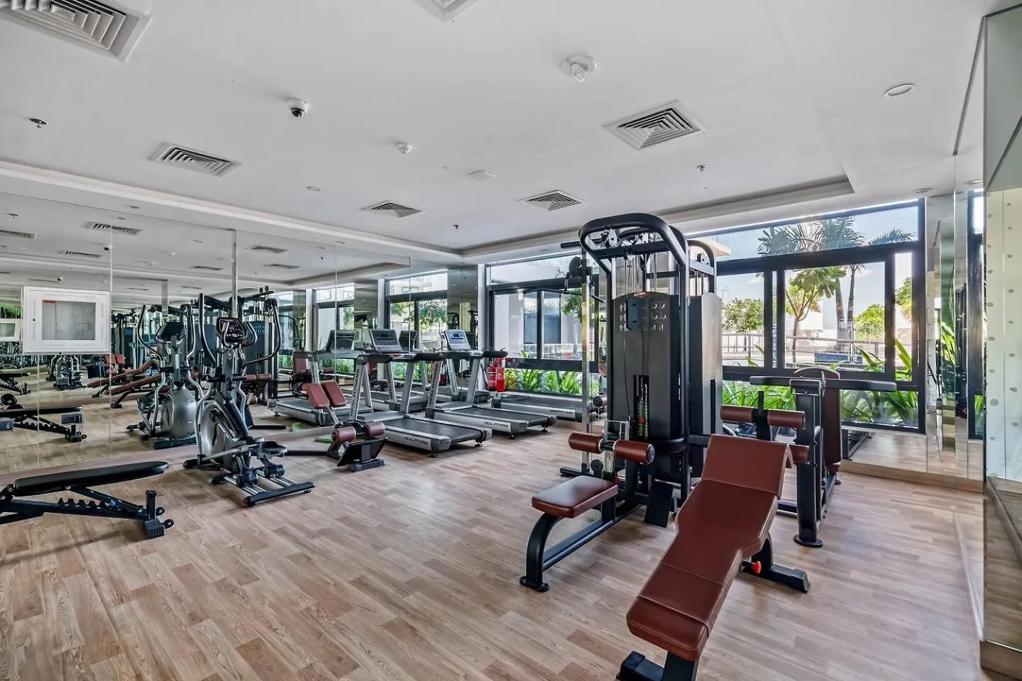 Family Friendly - Center Location Apartment Dubai